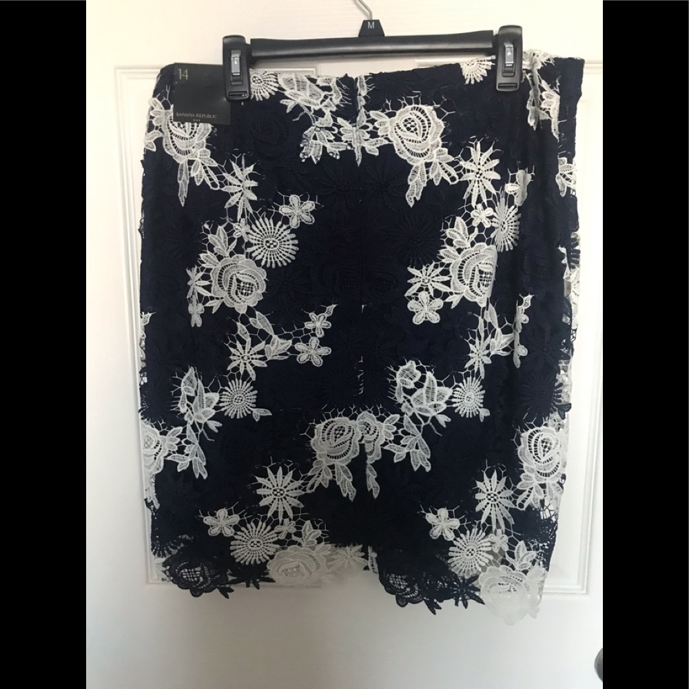 Banana Republic Lace Skirt